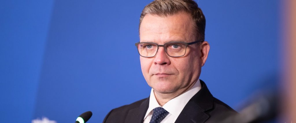 Finlands Statsminister Tvingades Fly | Marcus Oscarsson