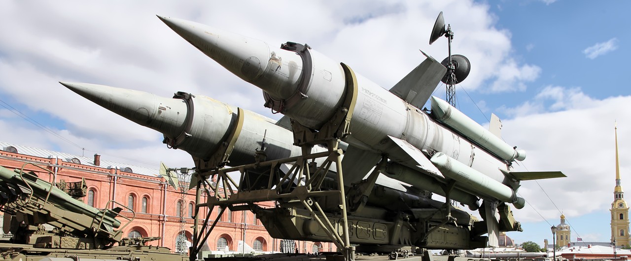 23feb26 l&auml;nka till https://commons.wikimedia.org/wiki/File:2P24_TEL_2K11_%C2%ABKrug%C2%BB_air_defence_system_in_Military-historical_Museum_of_Artillery,_Engineer_and_Signal_Corps_in_Saint-Petersburg,_Russia.jpg